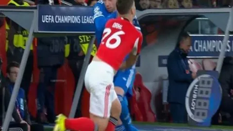 东契奇强调：团结讨论排名，逐场拼搏进取